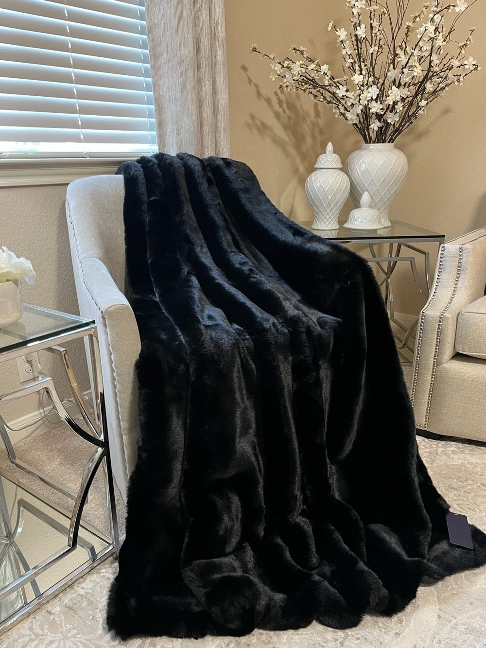 1-NWT RACHEL ROY LUXURY BLACK FAUX FUR RABBIT THROW BLANKET